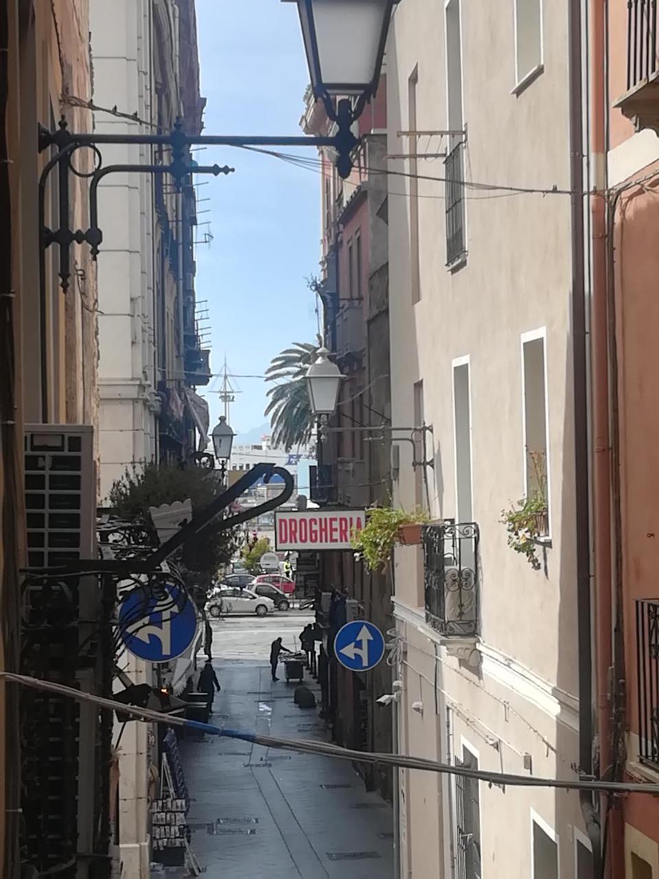 B.House Bed & Breakfast Cagliari Dış mekan fotoğraf