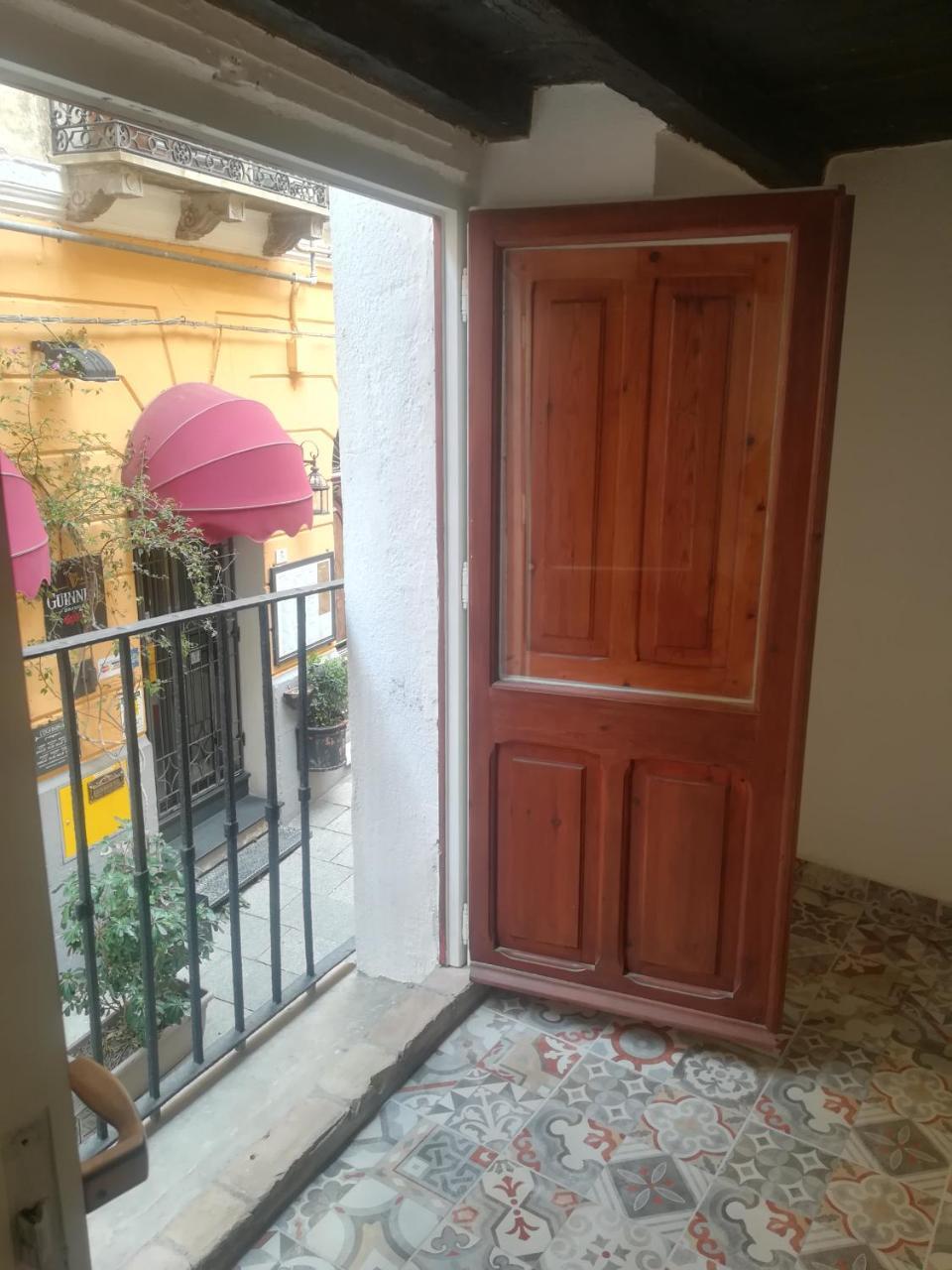 B.House Bed & Breakfast Cagliari Dış mekan fotoğraf
