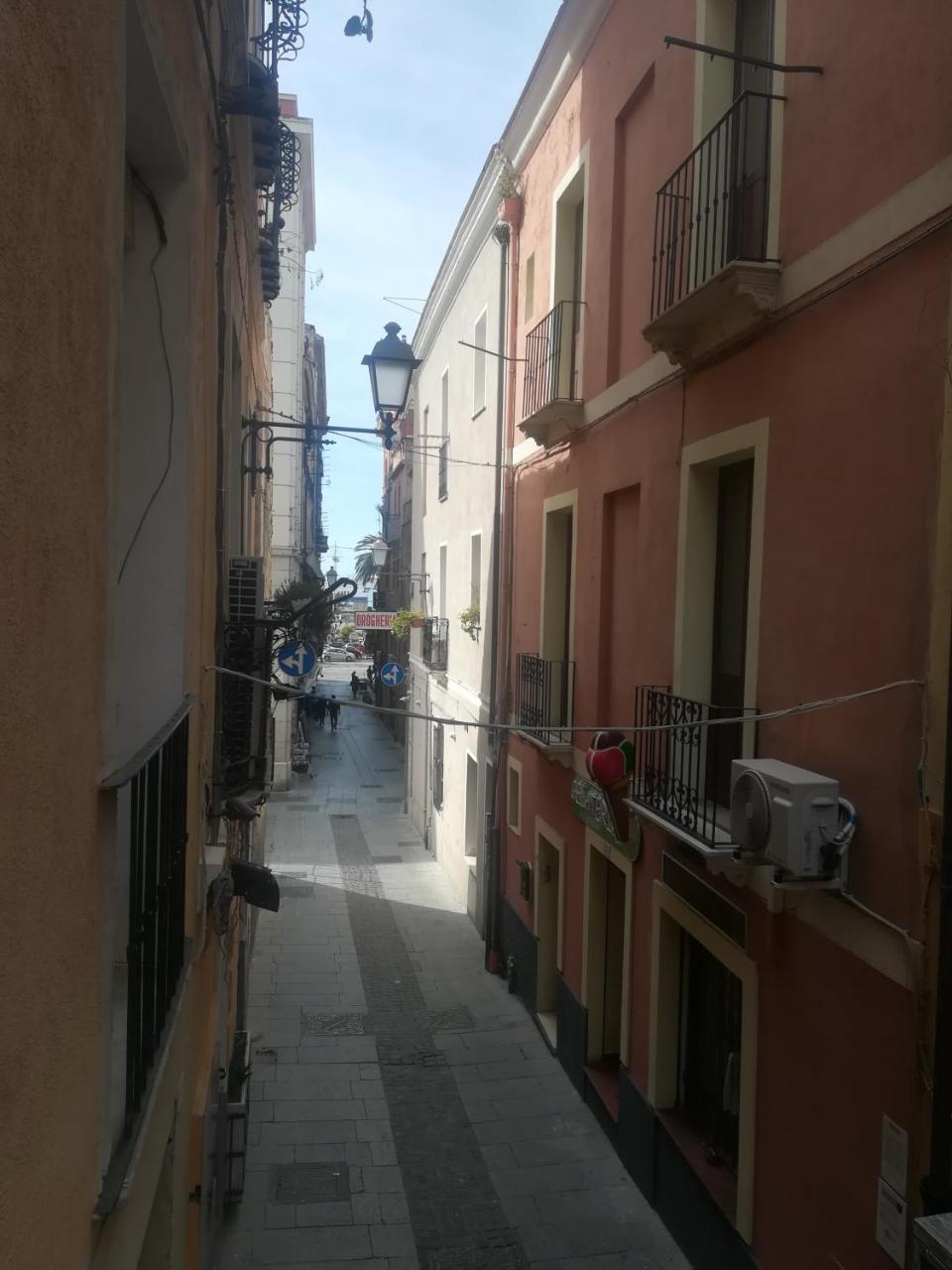 B.House Bed & Breakfast Cagliari Dış mekan fotoğraf